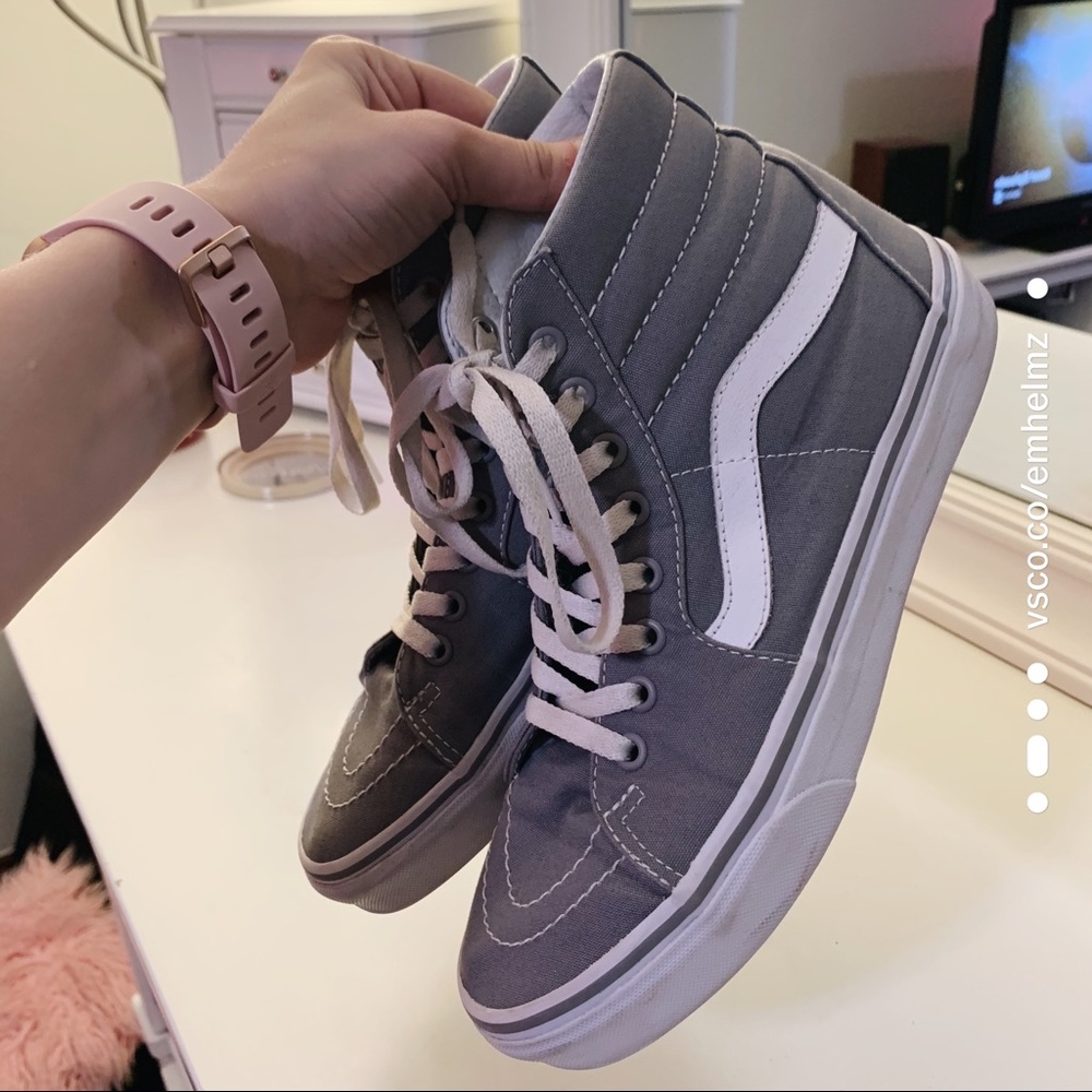 Women’s Gray High-Top Vans🙌🏻👏🏻